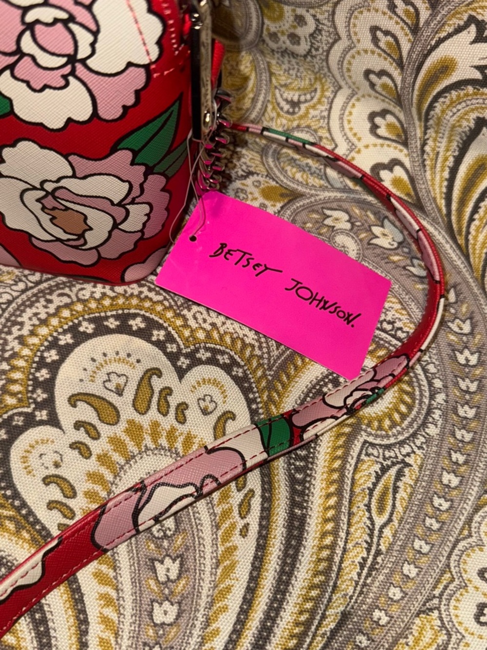 Betsey Johnson Pink Floral Crossbody Bag - Red & Pink NWT - Picture 2 of 6